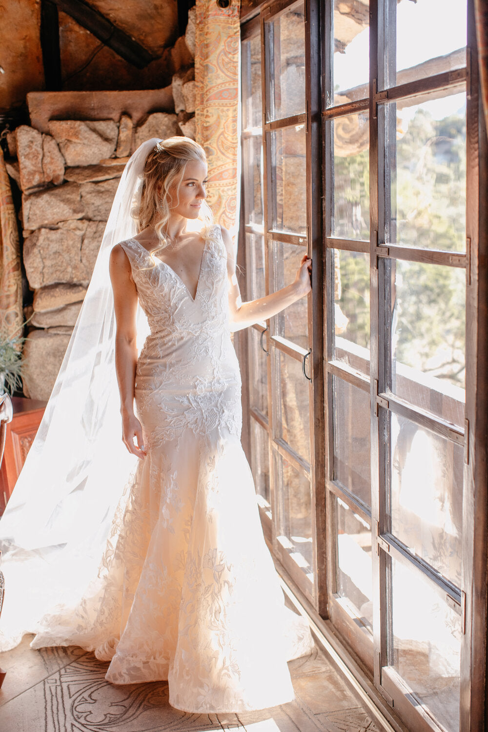 婚礼LUT调色预设10个含5种强度 专业合同时间线模板 胶片颗粒漏光4K叠加视频后期素材 TropicColour - WEDDING ESSENTIALS