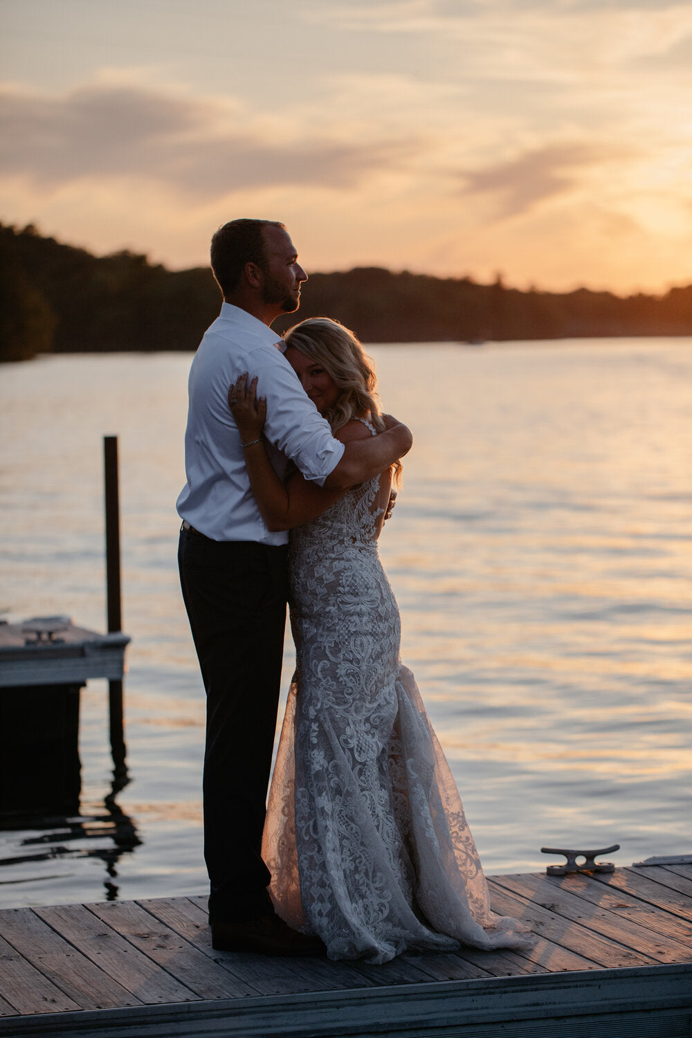 婚礼LUT调色预设10个含5种强度 专业合同时间线模板 胶片颗粒漏光4K叠加视频后期素材 TropicColour - WEDDING ESSENTIALS